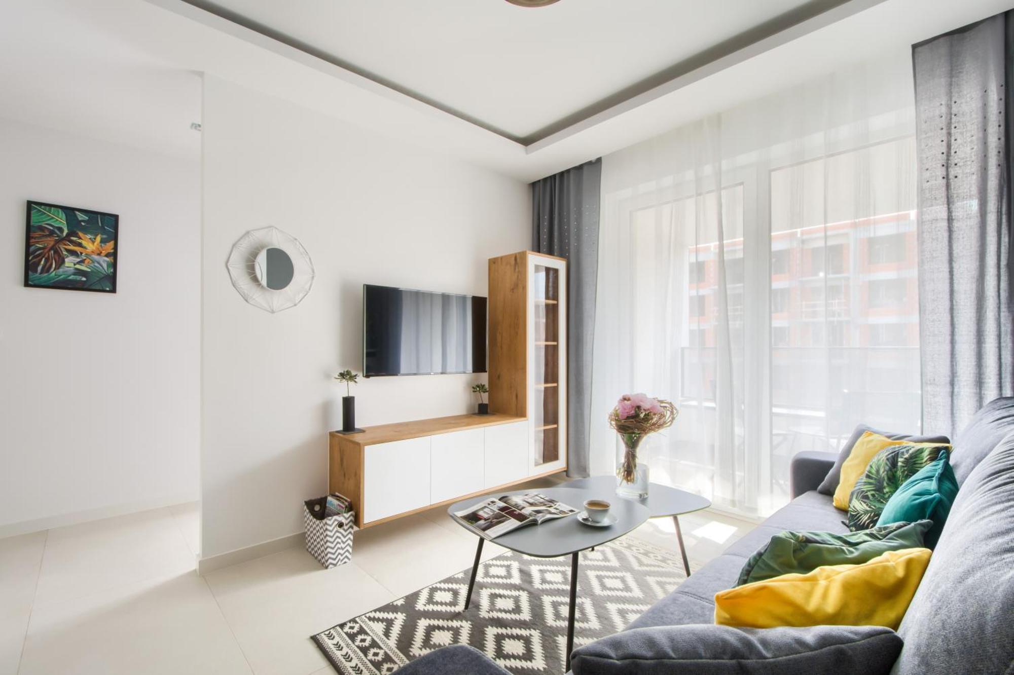 M&R Apartament: Airport-Adjacent Business Stay with Self Check-In Warsaw Exterior photo
